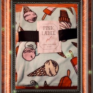 Ice cream flannel plush throw 50x60"
